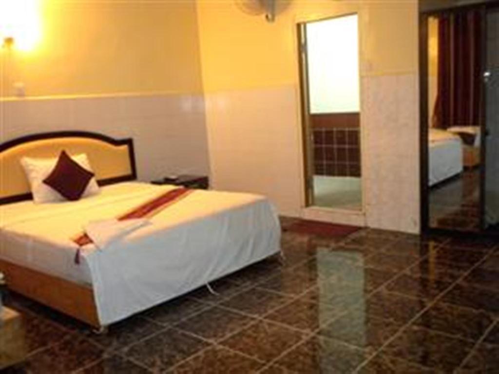 Golden Boat Guesthouse Phnom Penh Exterior photo